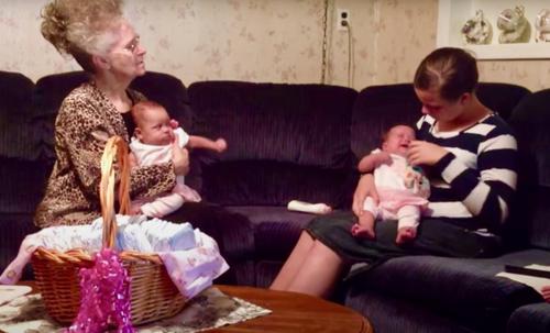 42 Year Old Mother Thinks She S Giving Birth To Triplets — Ends Up Delivering Identical